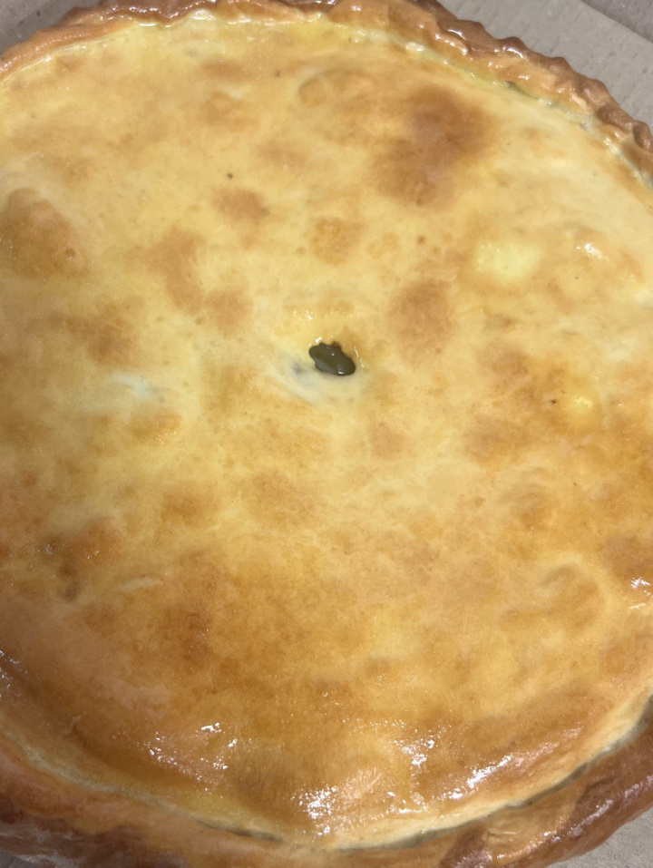 Пирог с луком и яйцом