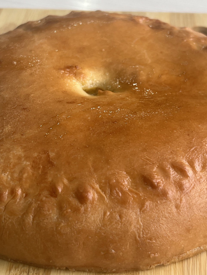 Сладкий пирог с курагой